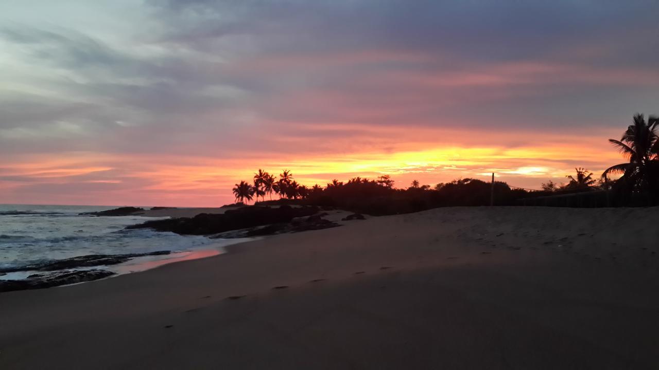 Ko-Sa Beach Resort Ampeni 외부 사진