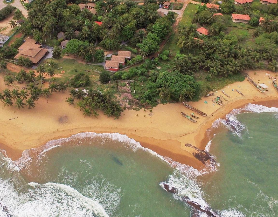 Ko-Sa Beach Resort Ampeni 외부 사진