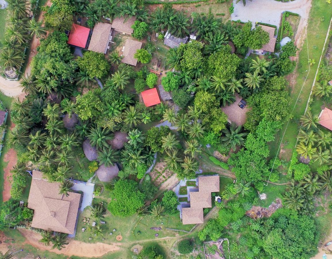 Ko-Sa Beach Resort Ampeni 외부 사진